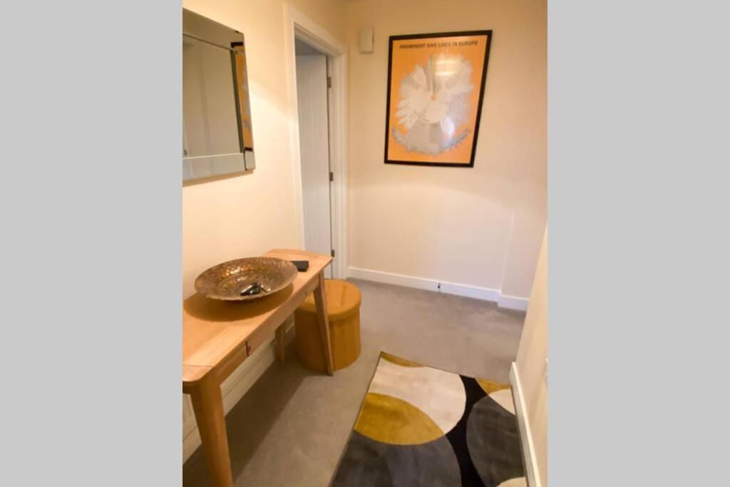 13 The Grosvenor, Luxury Flat, Newmarket, *