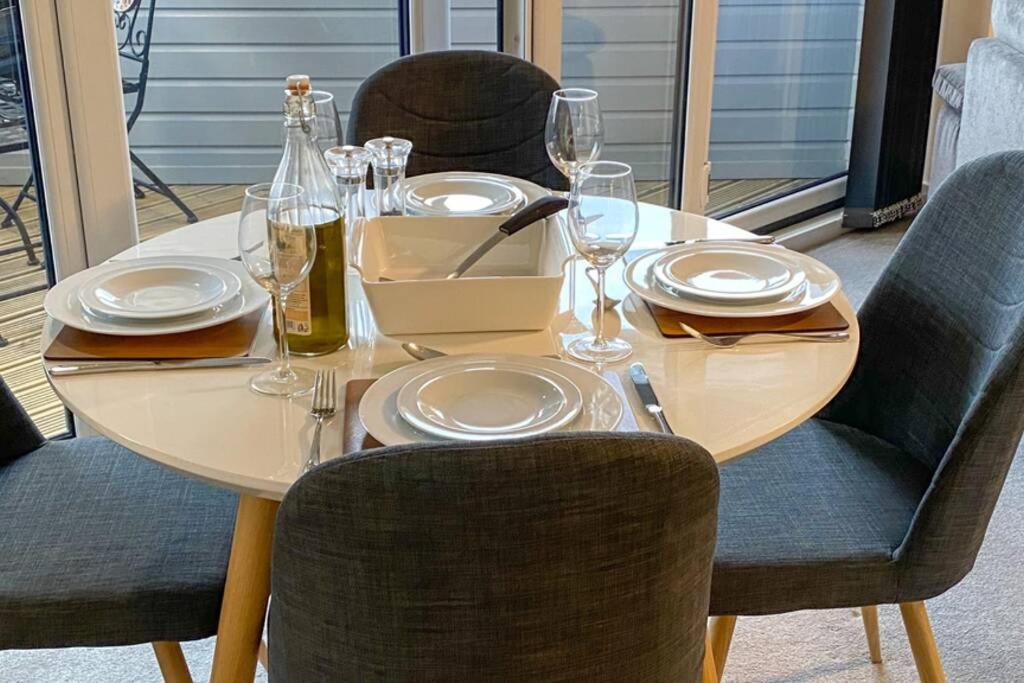 13 The Grosvenor, Luxury Flat, Newmarket, *